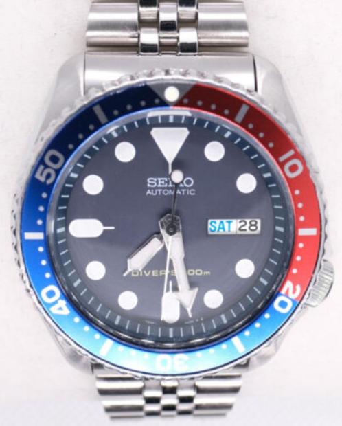 Seiko SKX009 K2 Diver's 200m "pepsi" + Bracelet Caoutchouc O, Handtassen en Accessoires, Overige Accessoires, Zo goed als nieuw