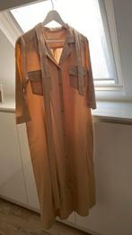Tijdloze beige jurk van Xandress maat 40, Ophalen, Zo goed als nieuw, Maat 38/40 (M), Beige