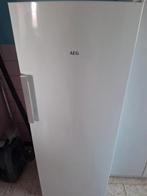 Ijskast, Elektronische apparatuur, Koelkasten en IJskasten, Ophalen, Zo goed als nieuw