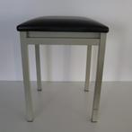 Krukje / voetenbankje  / tabouret 35 x 35x 45 h. cm, Ophalen, Gebruikt, IJzer