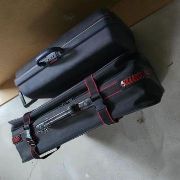 Valiezen 2 stuks beschikbaar voor biedingen