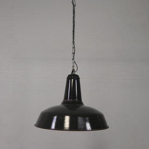 Industriele hanglamp met geemailleerde stalen kap, Antiek en Kunst, Antiek | Verlichting, Verzenden