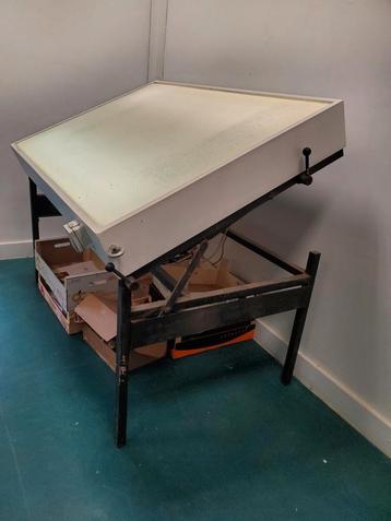 Vintage lichtbak/tekentafel, in hoogte verstelbaar. beschikbaar voor biedingen