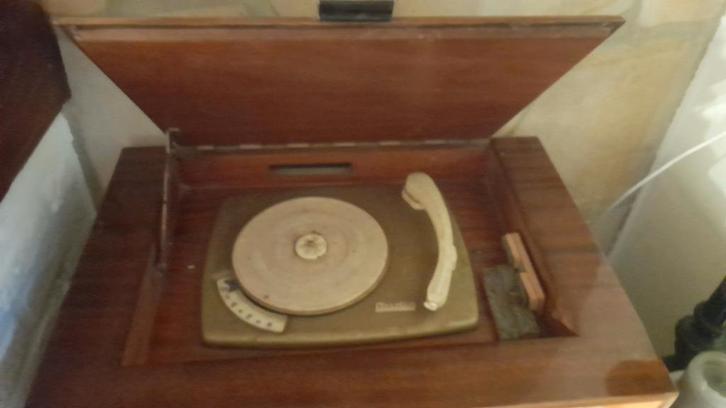 Antieke radio met platenspeler, Audio, Tv en Foto, Platenspelers, Gebruikt, Platenspeler, Ophalen