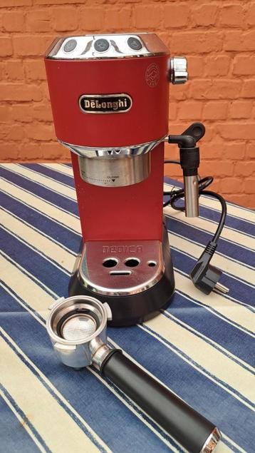 De'Longhi Dedica Style EC685.R Espressomachine  beschikbaar voor biedingen