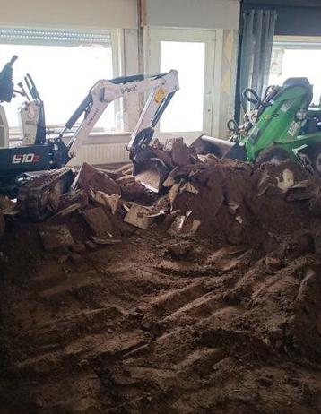 Sloop werken binnen of buiten.0465784727 beschikbaar voor biedingen