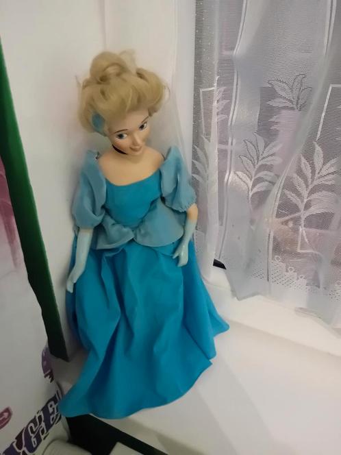 princesse en porcelaine Cendrillon  à venir chercher sur pla, Collections, Disney, Utilisé, Enlèvement