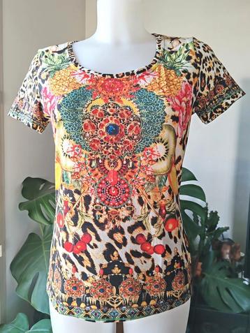 Vintage t-shirt van Indiaas hout beschikbaar voor biedingen