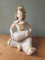 Statue balinaise en céramique, Enlèvement