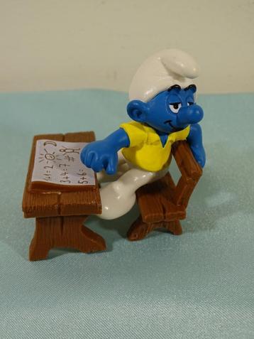 student smurf met schoolbank schtroumpf  beschikbaar voor biedingen