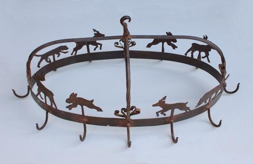 Decoratieve WILDKROON / PANNENREK- met wildmotief, Huis en Inrichting, Keuken | Potten en Pannen, Gebruikt, Overige typen, Gietijzer