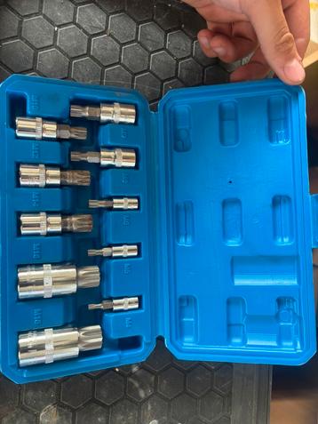 Coffret douille 12 pans beschikbaar voor biedingen
