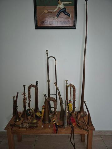 Groot lot blaasinstrumenten,  muziekinstrument. 15 stuks beschikbaar voor biedingen