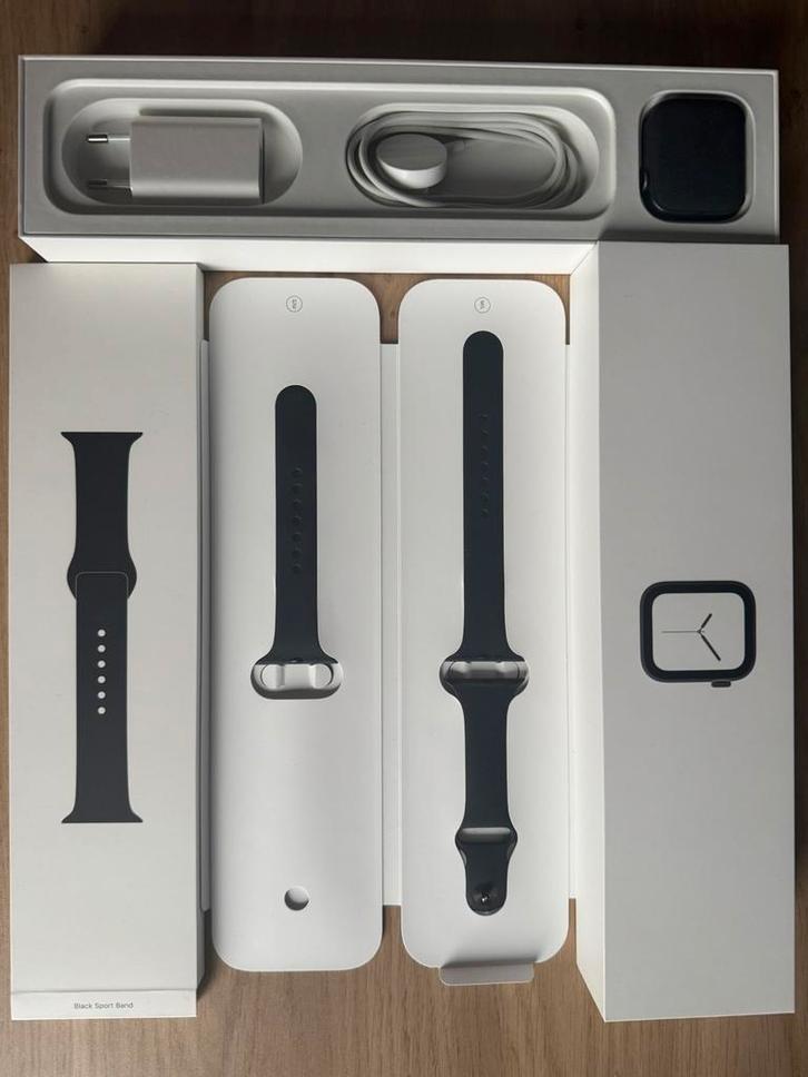 Apple Watch Series 4 44mm te koop, Bijoux, Sacs & Beauté, Montres connectées, Comme neuf, Enlèvement