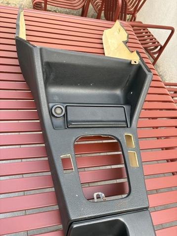 BMW E30 middenconsole beschikbaar voor biedingen