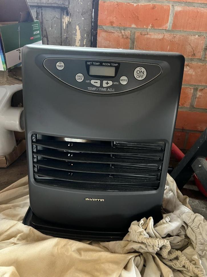 Petroleum kachel Inverter 3026 CE, Huis en Inrichting, Kachels, Zo goed als nieuw, Vrijstaand, Petroleumkachel, Elektrisch, Ophalen