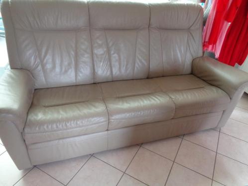 Canapé beige 3 places, Huis en Inrichting, Zetels | Zetels, Gebruikt, Rechte bank, Driepersoons, Ophalen