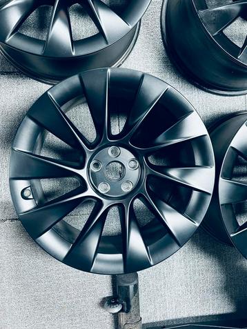 ORIGINELE 20’’ TESLA MODEL Y INDUCTION VELGEN beschikbaar voor biedingen