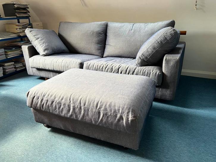 Design zetel/slaapbank en poef: Flexform Patrick, Huis en Inrichting, Zetels | Zetels en Chaises Longues, Zo goed als nieuw, Tweepersoons