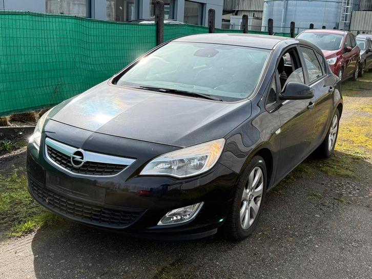 Opel Astra 1.7d 2010 81kw Euro 5., Autos, Opel, Entreprise, Achat, Astra, ABS, Airbags, Air conditionné, Alarme, Bluetooth, Feux de virage