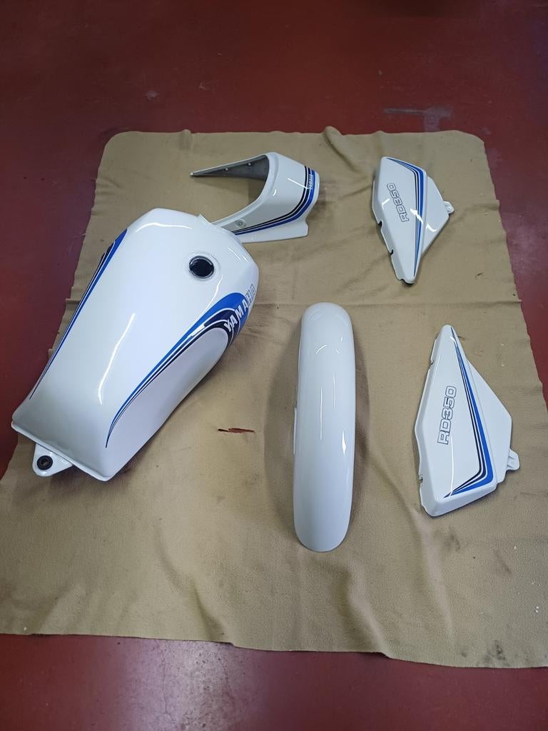 Pièces moto reservoir Yamaha rdlc350 4lo en très bonne état, Motos, Enlèvement