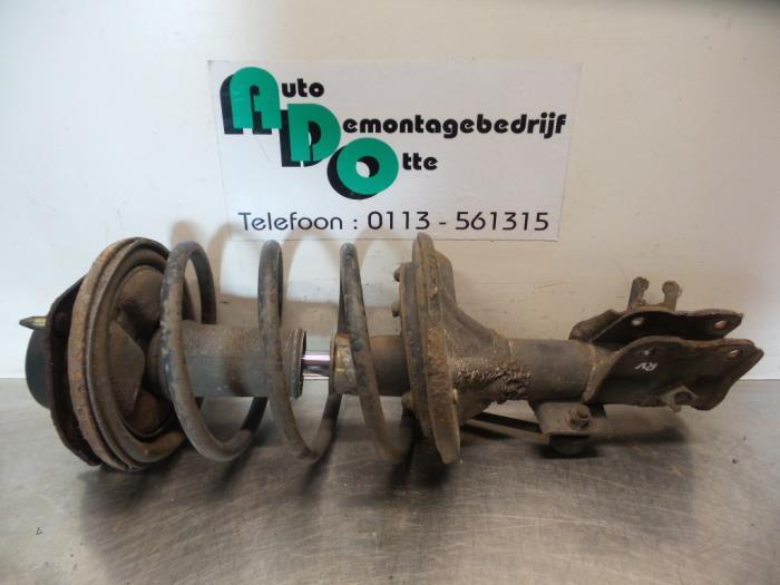 Schokdemperpoot rechts-voor van een Volvo S40, Auto-onderdelen, Ophanging en Onderstel, Volvo, Gebruikt, 3 maanden garantie, Ophalen of Verzenden