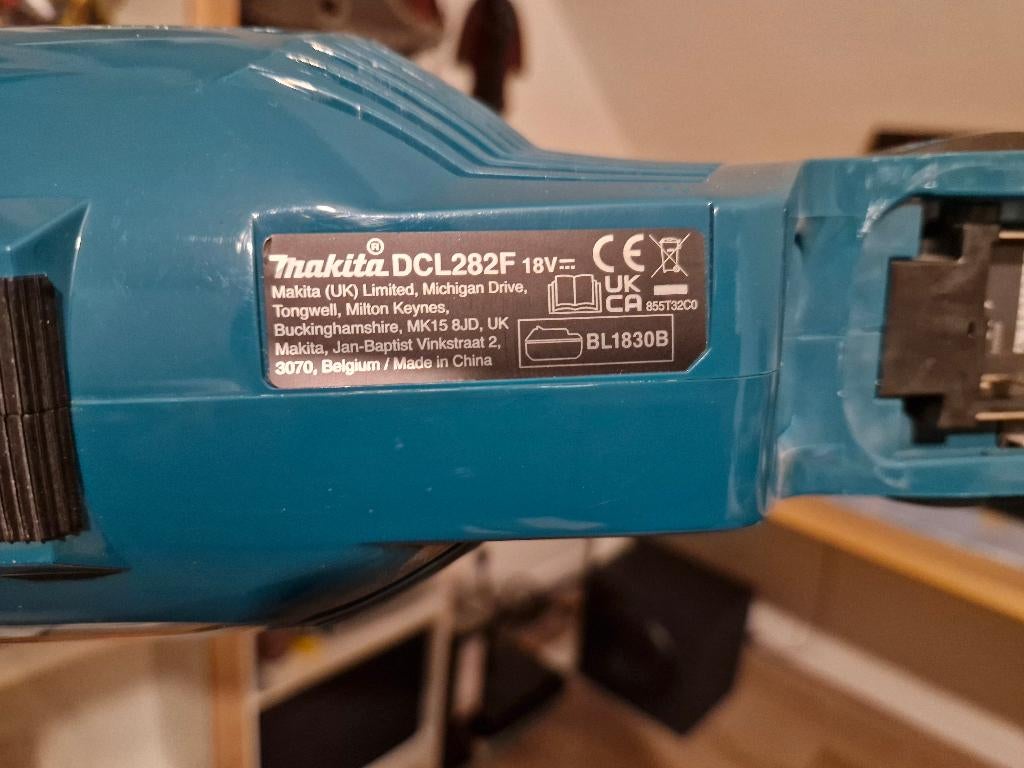 Makita steelstofzuiger, Elektronische apparatuur, Stofzuigers, Ophalen of Verzenden, Zo goed als nieuw, Stofzak, Stofzuiger