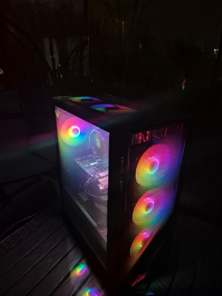 PC de jeu personnalisé de niveau intermédiaire, Informatique & Logiciels, Ordinateurs de bureau, Comme neuf, 4 Ghz ou plus, HDD