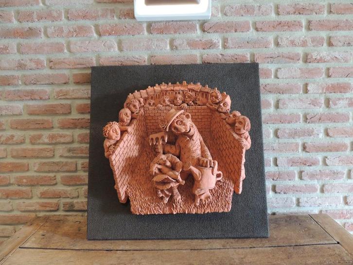 Terracotta MAY CLAERHOUT, Antiek en Kunst, Antiek | Keramiek en Aardewerk, Ophalen
