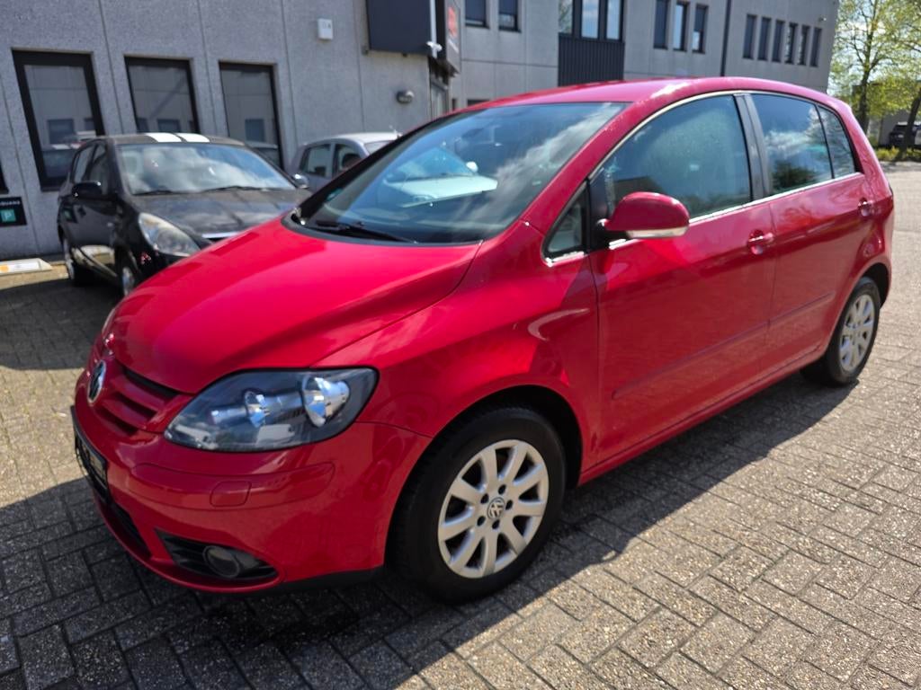 VW Golf Plus 1.6 Essence, Rouge, Entreprise, Boîte manuelle, 5 portes