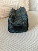 Trousse de toilette chaussure LV, Bijoux, Sacs & Beauté, Trousses de toilette, Enlèvement ou Envoi, Comme neuf