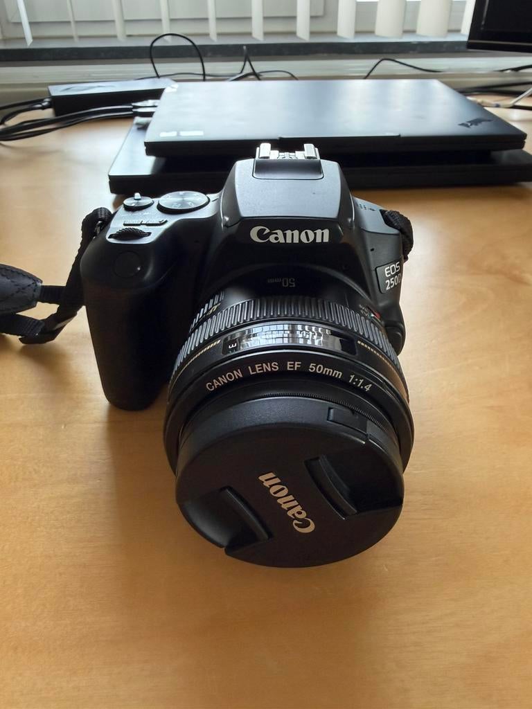 Canon EOS 250D + lenzenkit (uitstekende staat), TV, Hi-fi & Vidéo, Appareils photo numériques, Comme neuf, Canon, Enlèvement