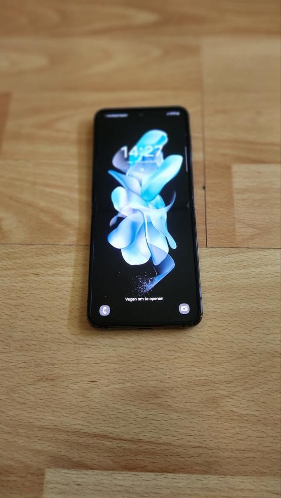 Te koop Samsung galaxy z Flip 4 256gb, Télécoms, Téléphonie mobile | Samsung, 10 mégapixels ou plus, Comme neuf, Enlèvement, Sans abonnement