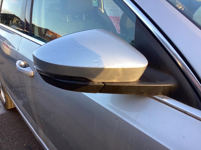 Rétroviseur extérieur droit d'un Skoda Octavia, Autos : Pièces & Accessoires, -, 3 mois de garantie, Utilisé, Skoda