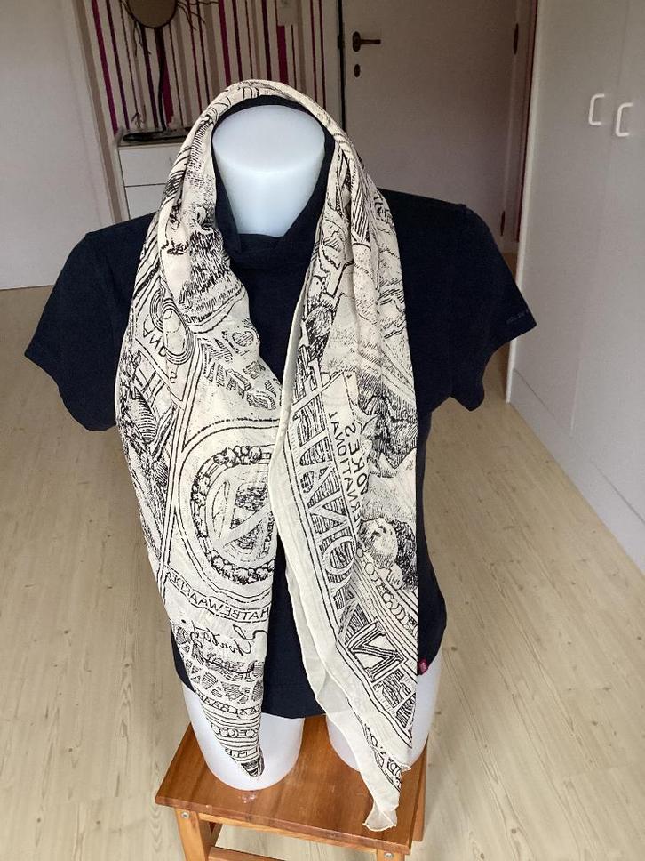 Vierkante zijden sjaal, Kleding | Dames, Mutsen, Sjaals en Handschoenen, Zo goed als nieuw, Sjaal, Ophalen