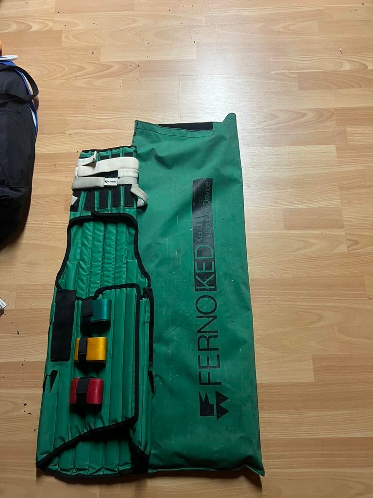 Ferno KED — Appareil d'extraction Kendrick, Divers, Matériel Infirmier, Enlèvement, Comme neuf