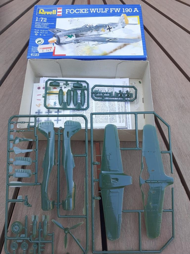 Revell modelvliegtuig, Hobby & Loisirs créatifs, Modélisme | Voitures & Véhicules, Enlèvement, Revell