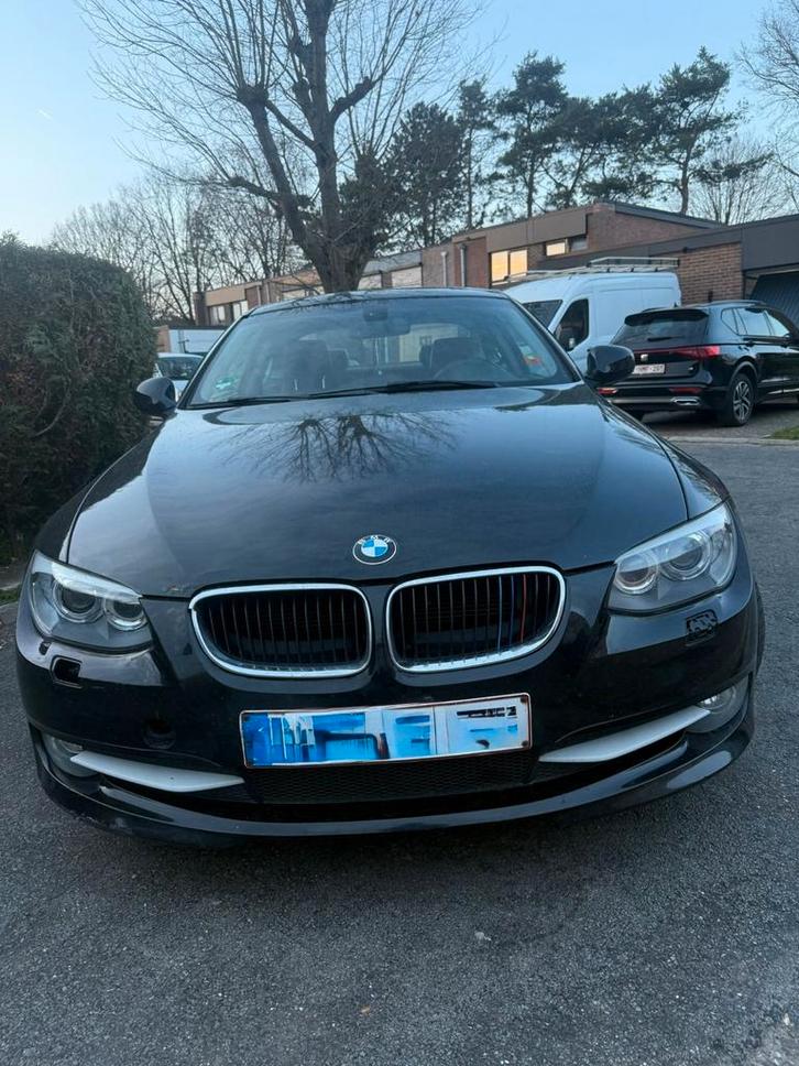 Bmw 320D Coupé, Autos, BMW, ABS, Bluetooth, Ordinateur de bord, Cruise Control, Isofix, Phares antibrouillard, Capteur de pluie