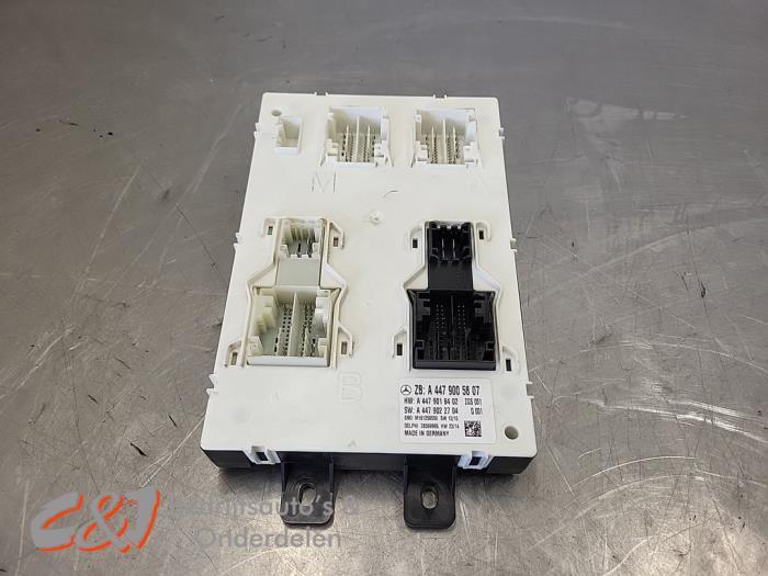 Boîte à fusibles d'un Mercedes Vito, 3 mois de garantie, Utilisé, -, -