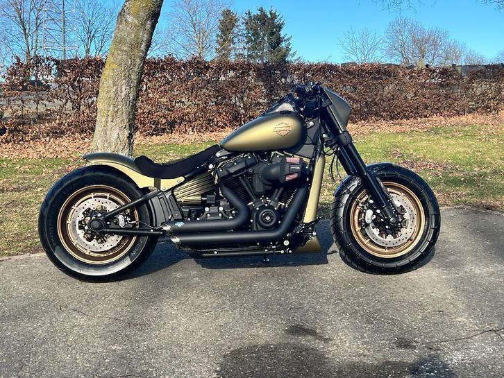Harley Fat Bob 114 Custom 3000 km, Motoren, Motoren | Harley-Davidson, Particulier, 2 cilinders, ABS, Cruise Control, LED Verlichting