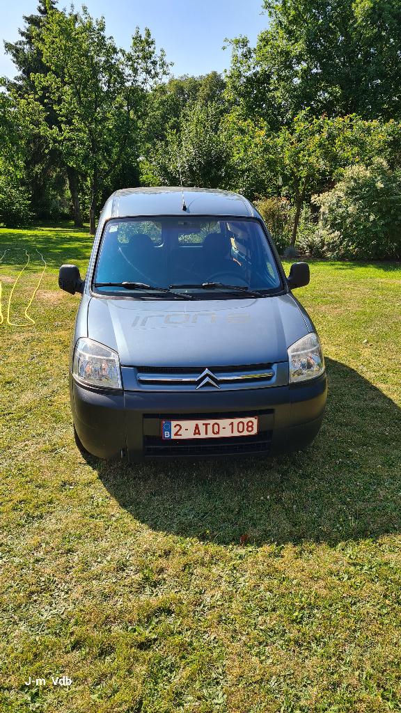 berlingo utilitaire 1.6 hdi 150 000 km, Achat, Carnet d'entretien, 2 portes, Diesel