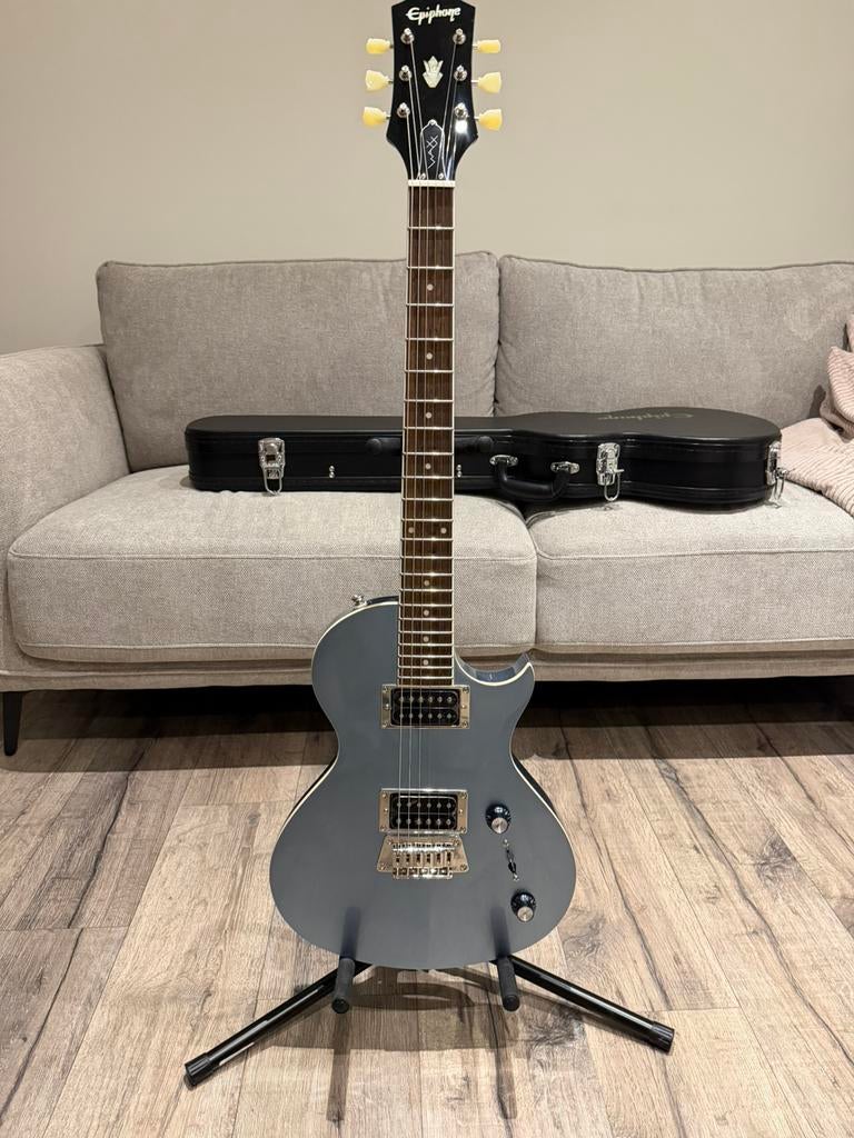 Epiphone Nighthawk Studio + originele koffer (nieuwstaat), Muziek en Instrumenten, Snaarinstrumenten | Gitaren | Elektrisch, Nieuw