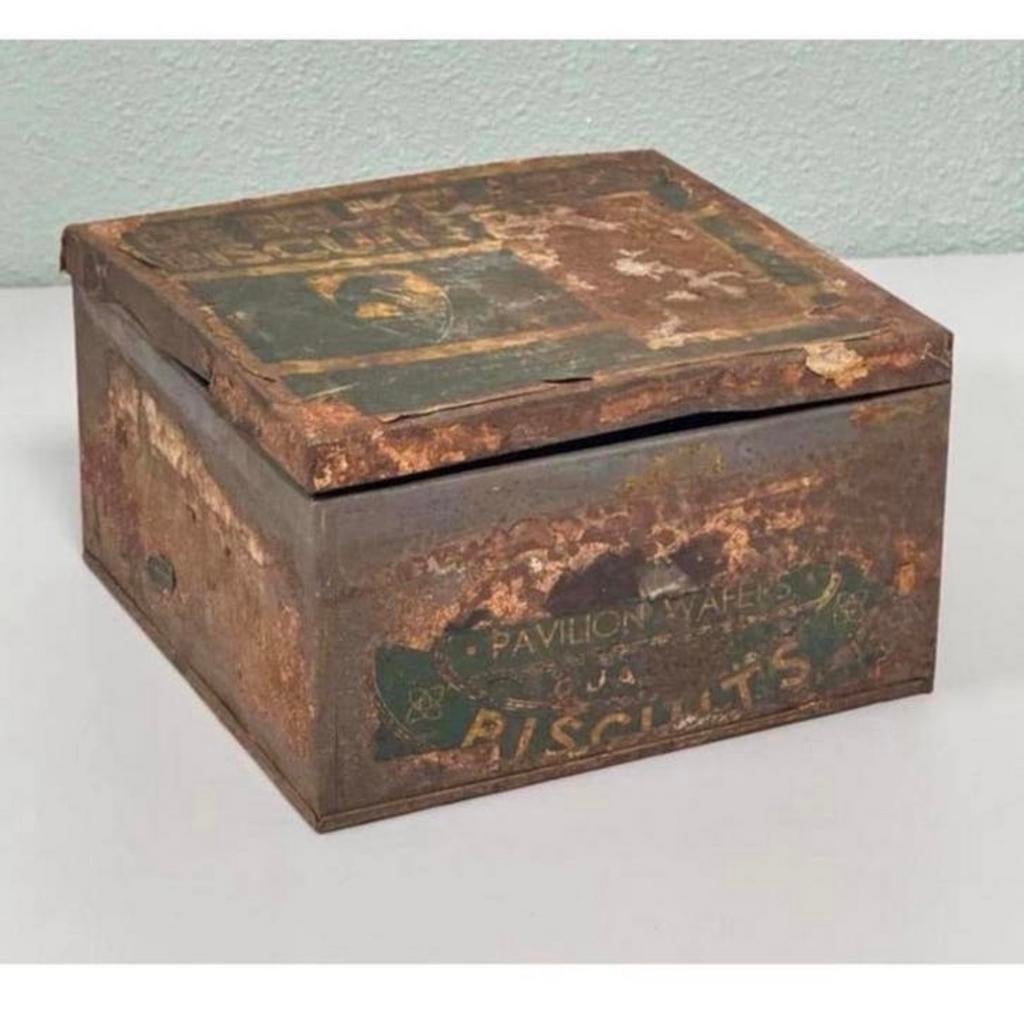 Boîte ancienne en étain rouillé De Beukelaer's Biscuits, Collections, Enlèvement ou Envoi, Utilisé, Biscotte