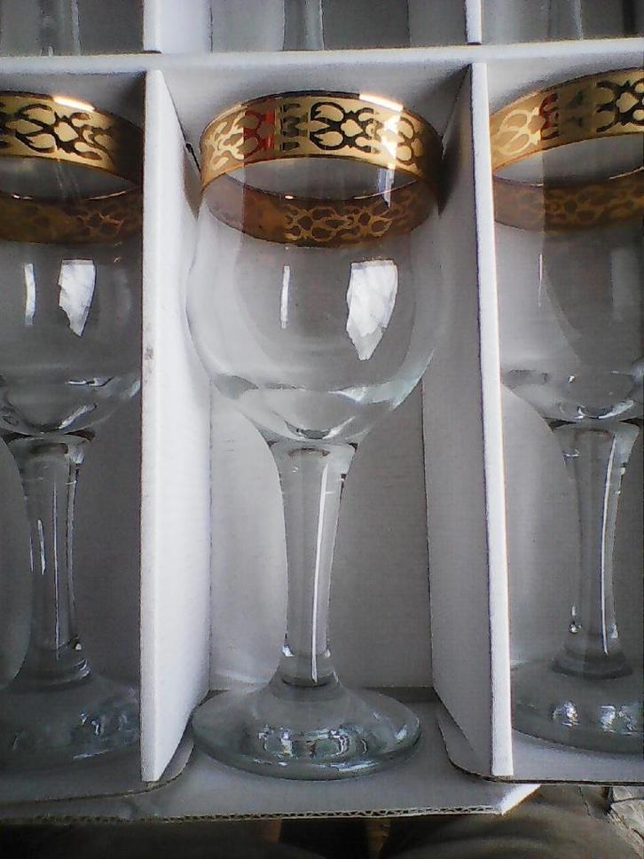 Wijn Glazen SET H - 17cm AFHALING LEES BESCHRIJVING, Huis en Inrichting, Keuken | Servies, Zo goed als nieuw, Glas of Glazen, Overige stijlen