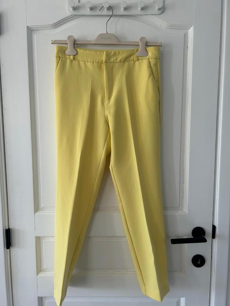 Pantalon de costume jaune Stradivarius 38, Taille 38/40 (M), Longs, Porté, Stradivarius