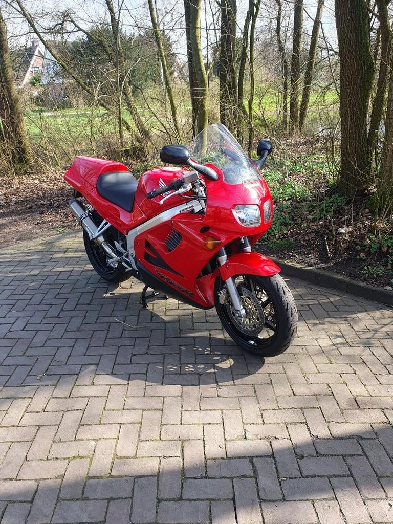 HONDA VFR 750 VAN 1997, Motos, Motos | Honda, Permis Moto A, 750 cm³, Plus de 35 kW, Échappement sport