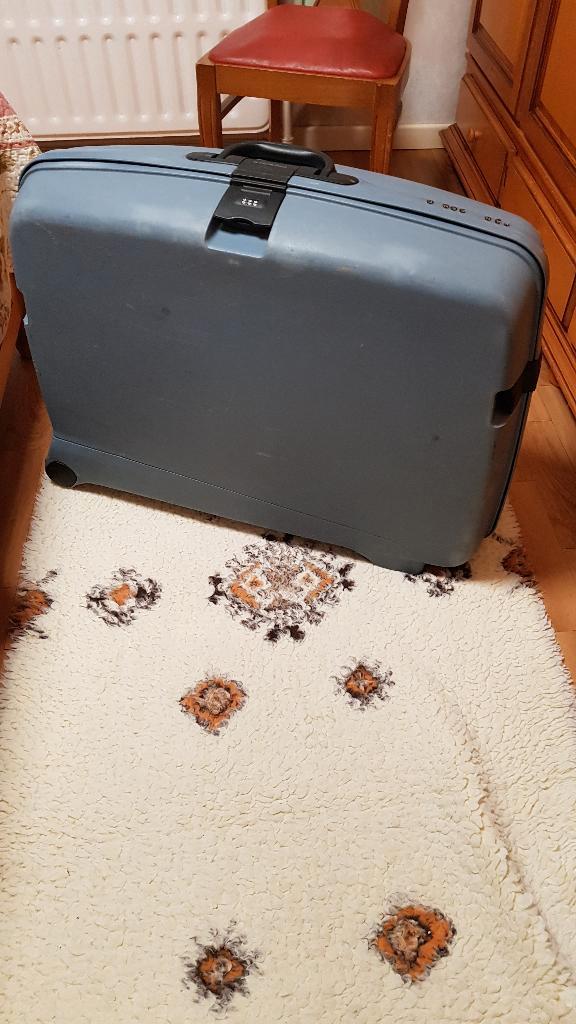 Valise rigide, Handtassen en Accessoires, Koffers, Gebruikt, Hard kunststof, 70 cm of meer, Minder dan 35 cm, Slot, Wieltjes, Ophalen