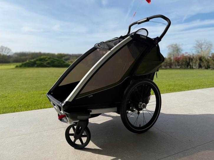 Thule Chariot CAB 2 (vert cyprès) avec accessoires, Vélos & Vélomoteurs, Accessoires vélo | Remorques, Comme neuf, Enlèvement