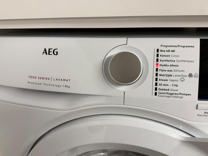 Lave linge AEG L7FB686CBW 2022, Electroménager, Lave-linge, Comme neuf, Chargeur frontal, 6 à 8 kg, Moins de 85 cm, 1600 tours ou plus