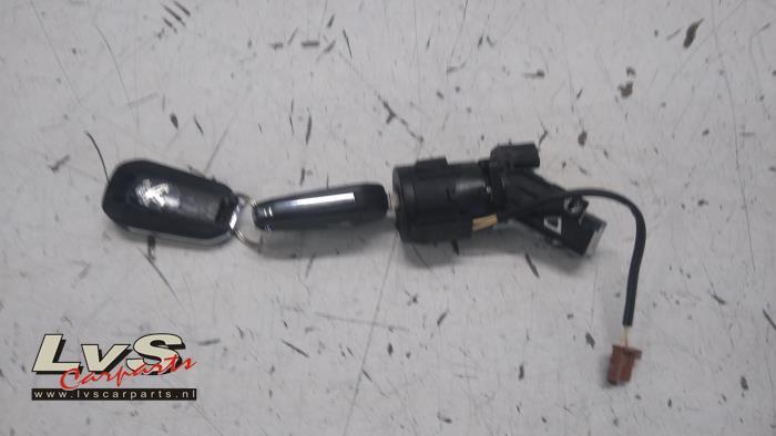 Serrure de contact + clé d'un Peugeot 2008, Autos : Pièces & Accessoires, -, 3 mois de garantie, Utilisé, -